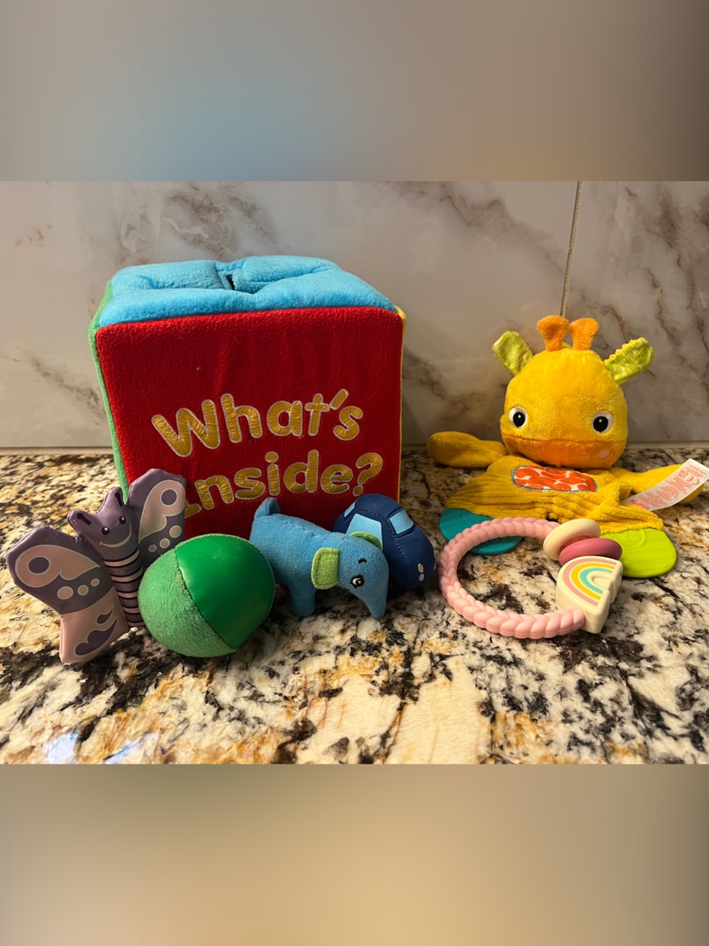 Plush Peekaboo Cube Toy Set with Yellow Giraffe and Colorful Accessories